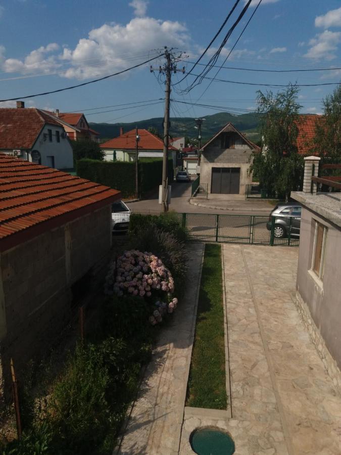 Apartman Mila I Kaja Niksic Ngoại thất bức ảnh
