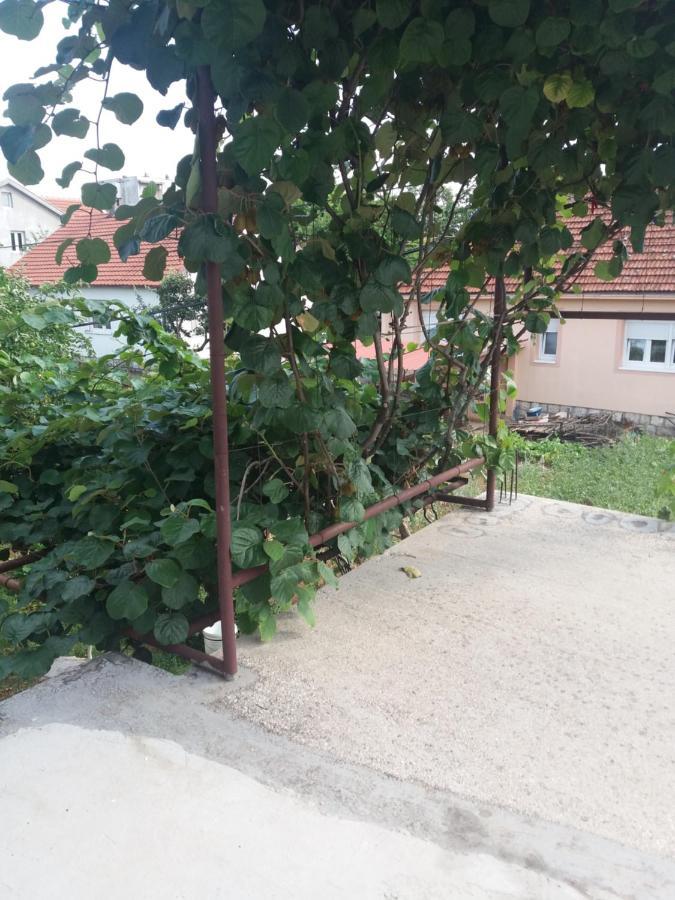Apartman Mila I Kaja Niksic Ngoại thất bức ảnh