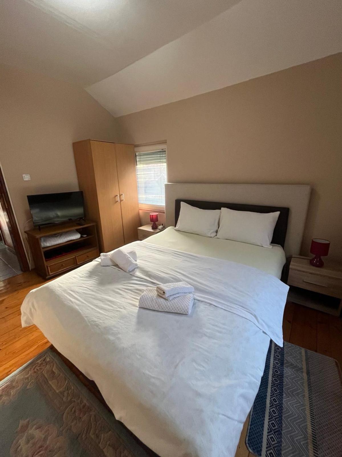 Apartman Mila I Kaja Niksic Ngoại thất bức ảnh